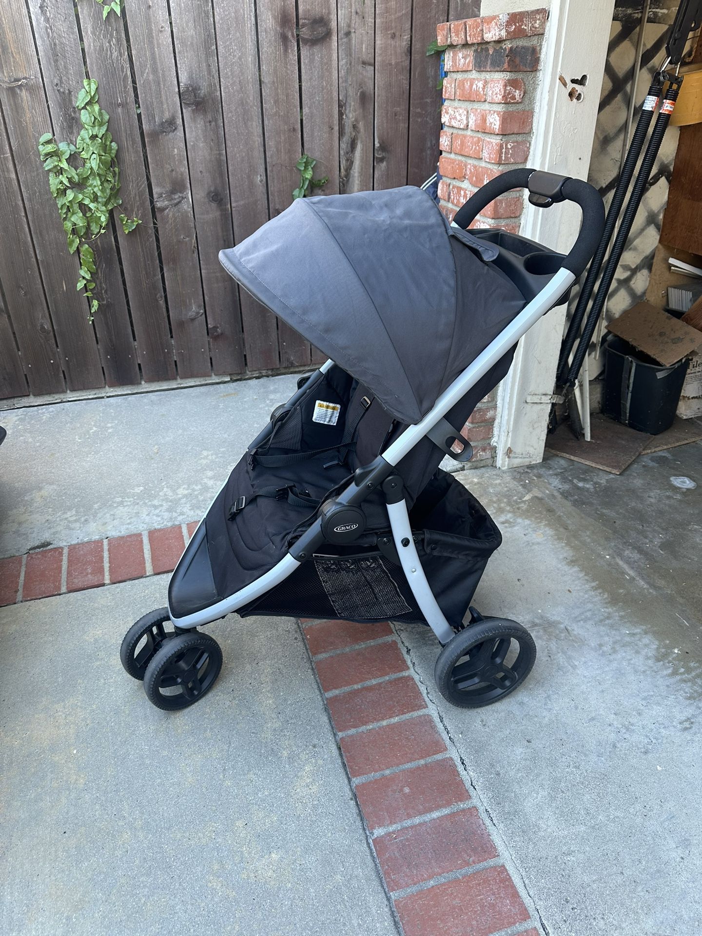 Baby stroller, foldable for storage