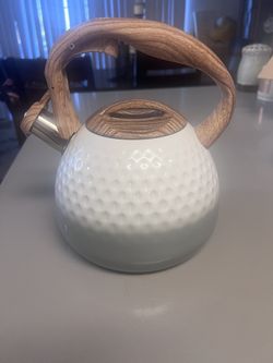 Whisteling Teapot Stainless Steel