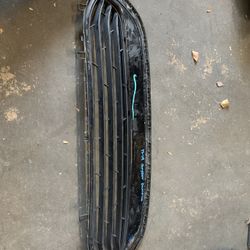 2017-2019 Chrysler Pacifica Front Bumper Lower Grille