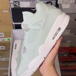 Air Jordan 4 Retro 'Abundance / Seafoam'