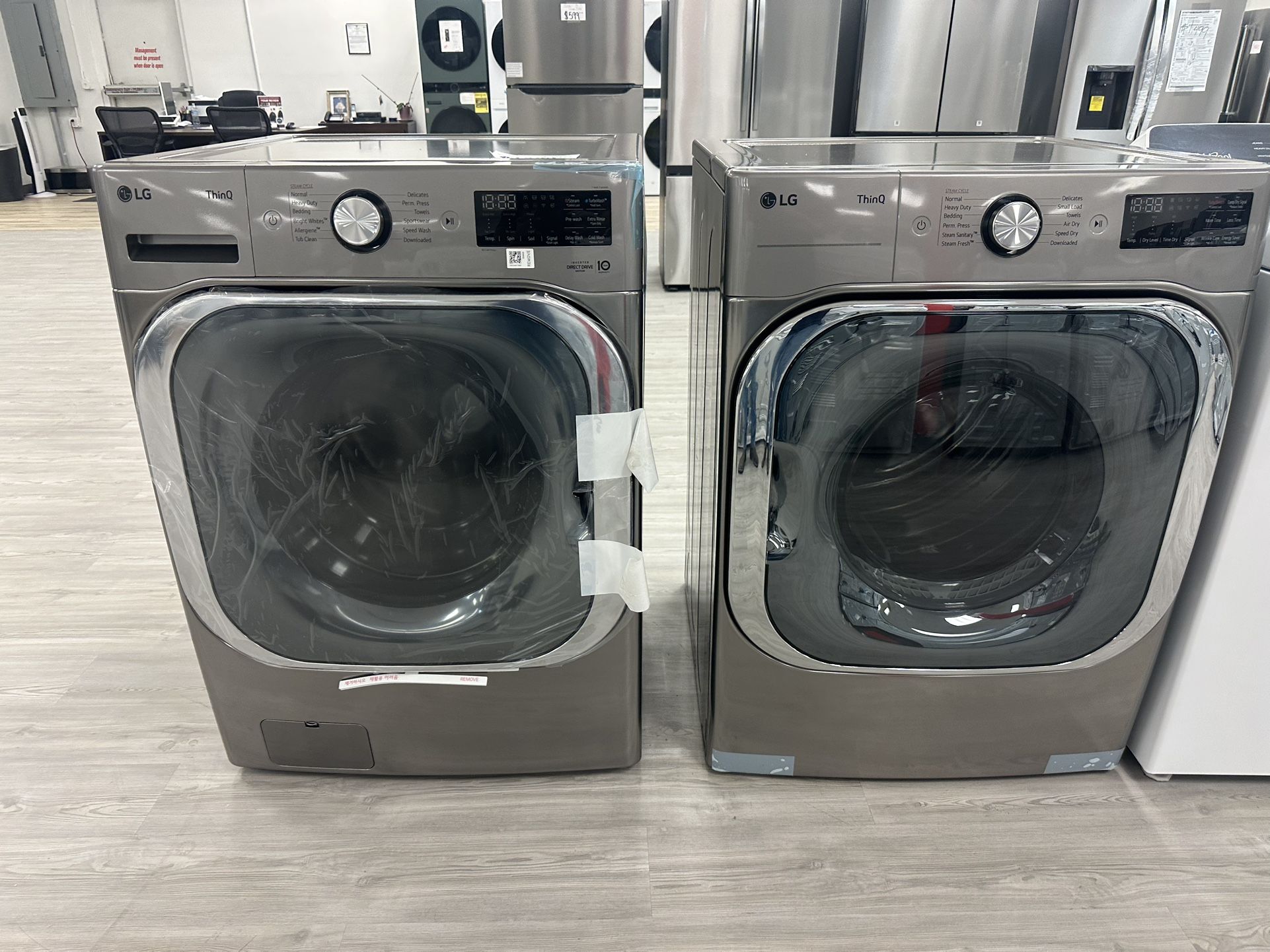 LG Washer And Dryer Gas New 5.2 Cubic