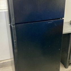 #69 Apartment Size Fridge. 17 Cu Ft. (Read Description). 