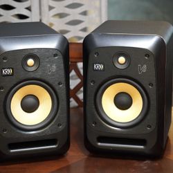 KRK V8