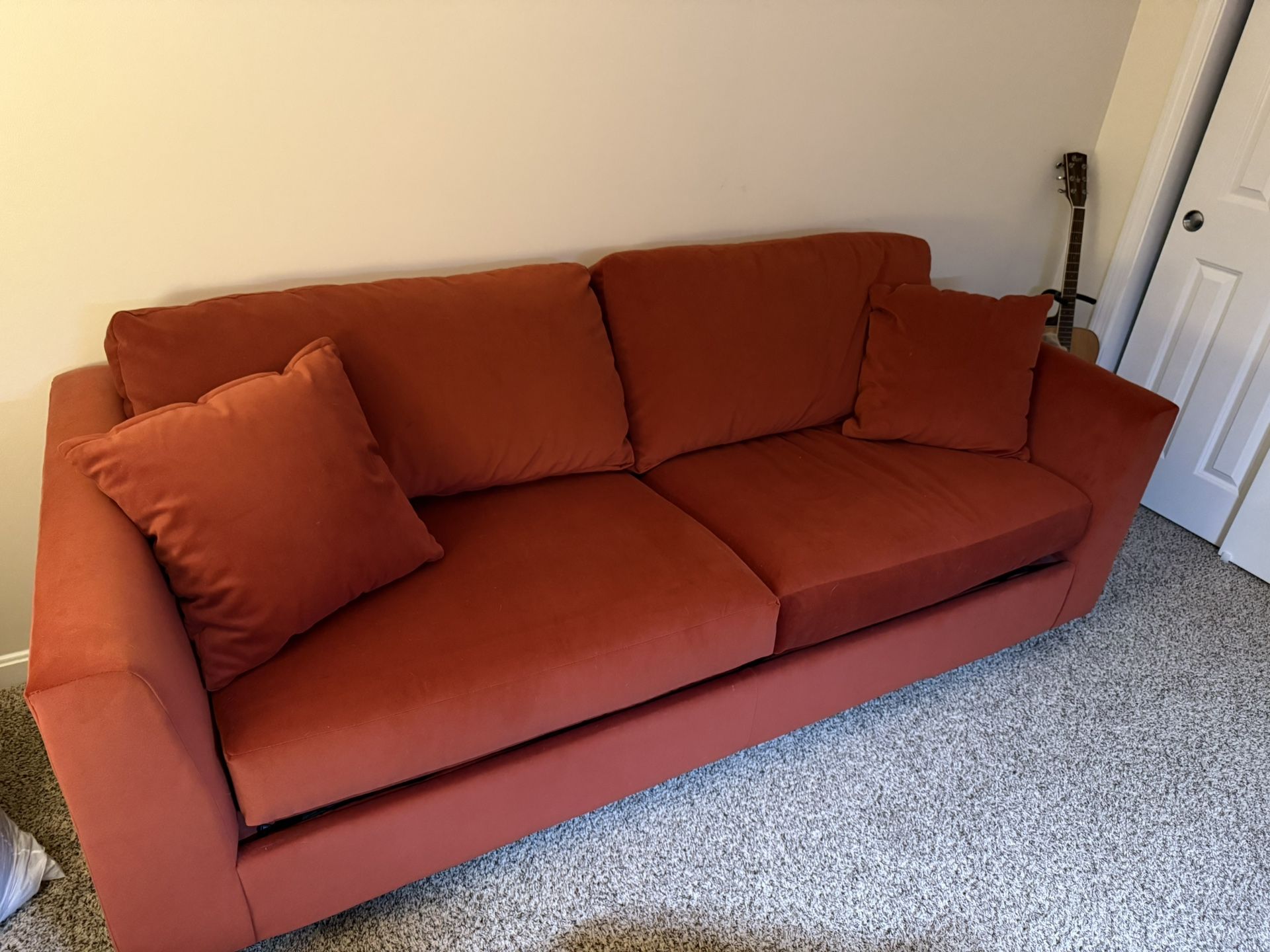Cozy Pullout Couch - Like New Condition