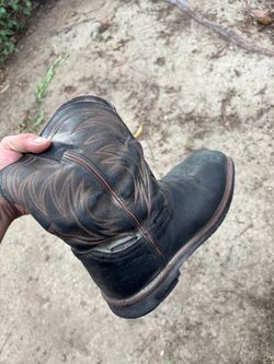 Justin cowboy boots size 9