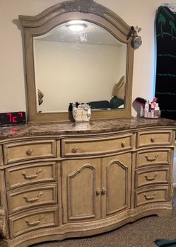Dresser
