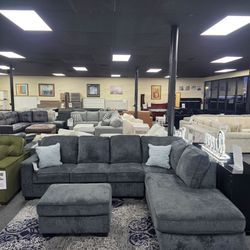 Dark Gray sectional with Chaise 🚚WE DELIVER🚚