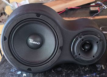 Pair Of TT Panel Speaker Rak