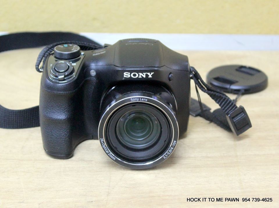 Sony Cyber-shot 20.1MP 26x Optical Zoom Digital Camera DSC-H200. Inludes Sony Camera Bag