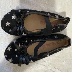 Size 5 Star Flats 