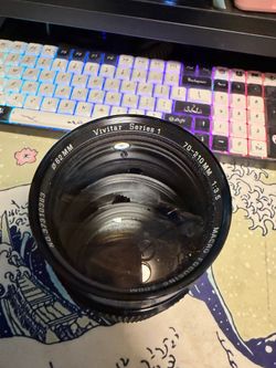 Vivitar 70-200mm Macro Focusing Zoom lens