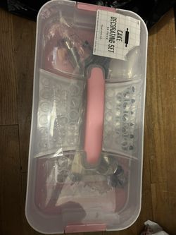 Cake Decorating Kit