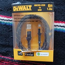 Cable para cargador Android marca DeWalt.  DeWalt Micro-USB to USB Android cable.