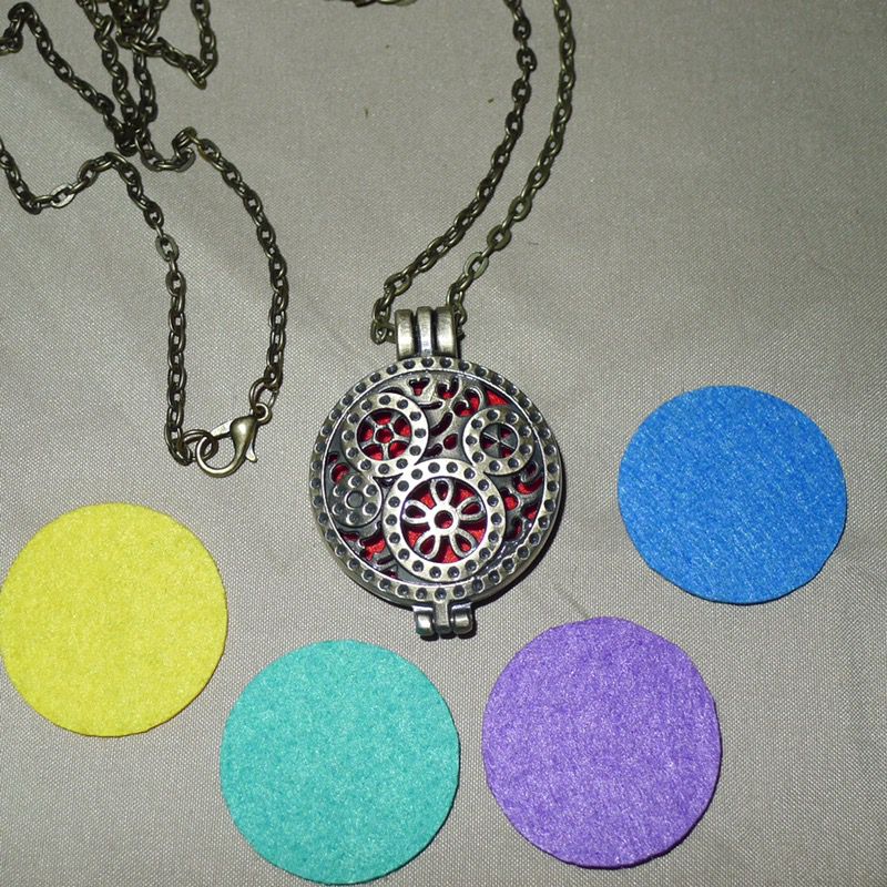 * Gears Brass Essential Oil Diffuser Necklace