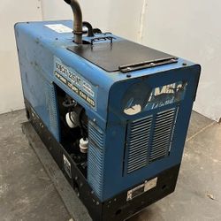 Miller Bobcat 225 NT Welder Generator 20 HP Engine 225 Amps 8500 Watts