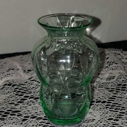 VINTAGE GREEN GLASS MINI FLOWER VASE TABLE DECOR 