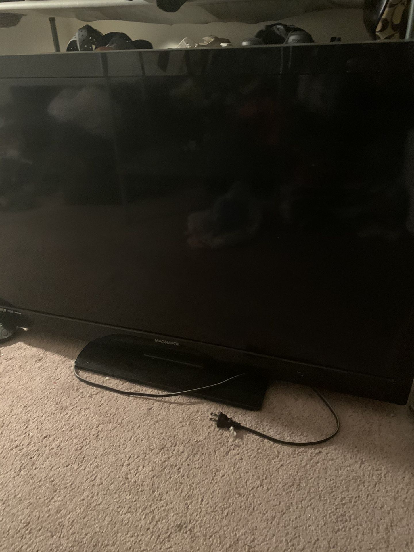 Flat screen 32 inch not a smart tv used in good condition
