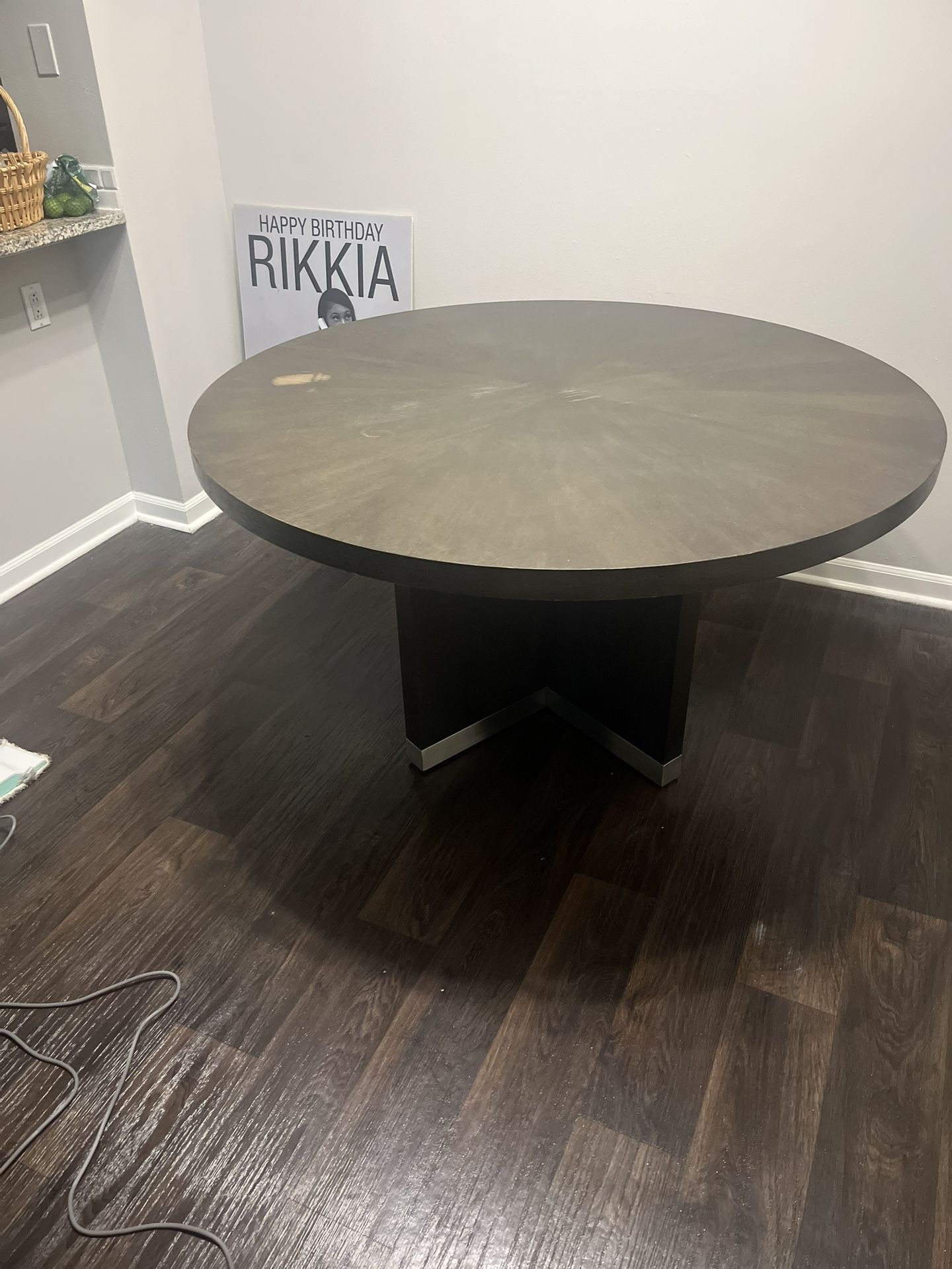 Wood Round Dining Table 