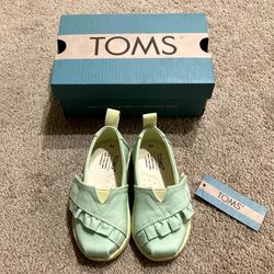 Brand New TOMS Toddler Girl Shoes Size 5