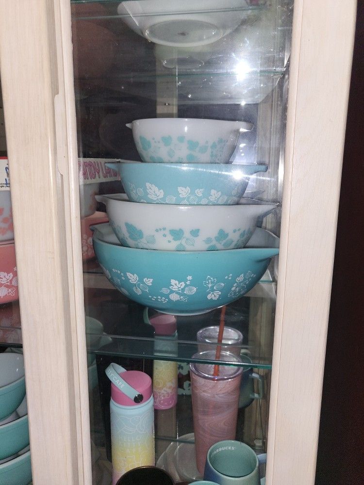 Vintage Jaj Pyrex
