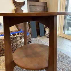Ethan Allen American Impression Round Tiered Table