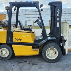 YALE FORKLIFT 8000 LBS 