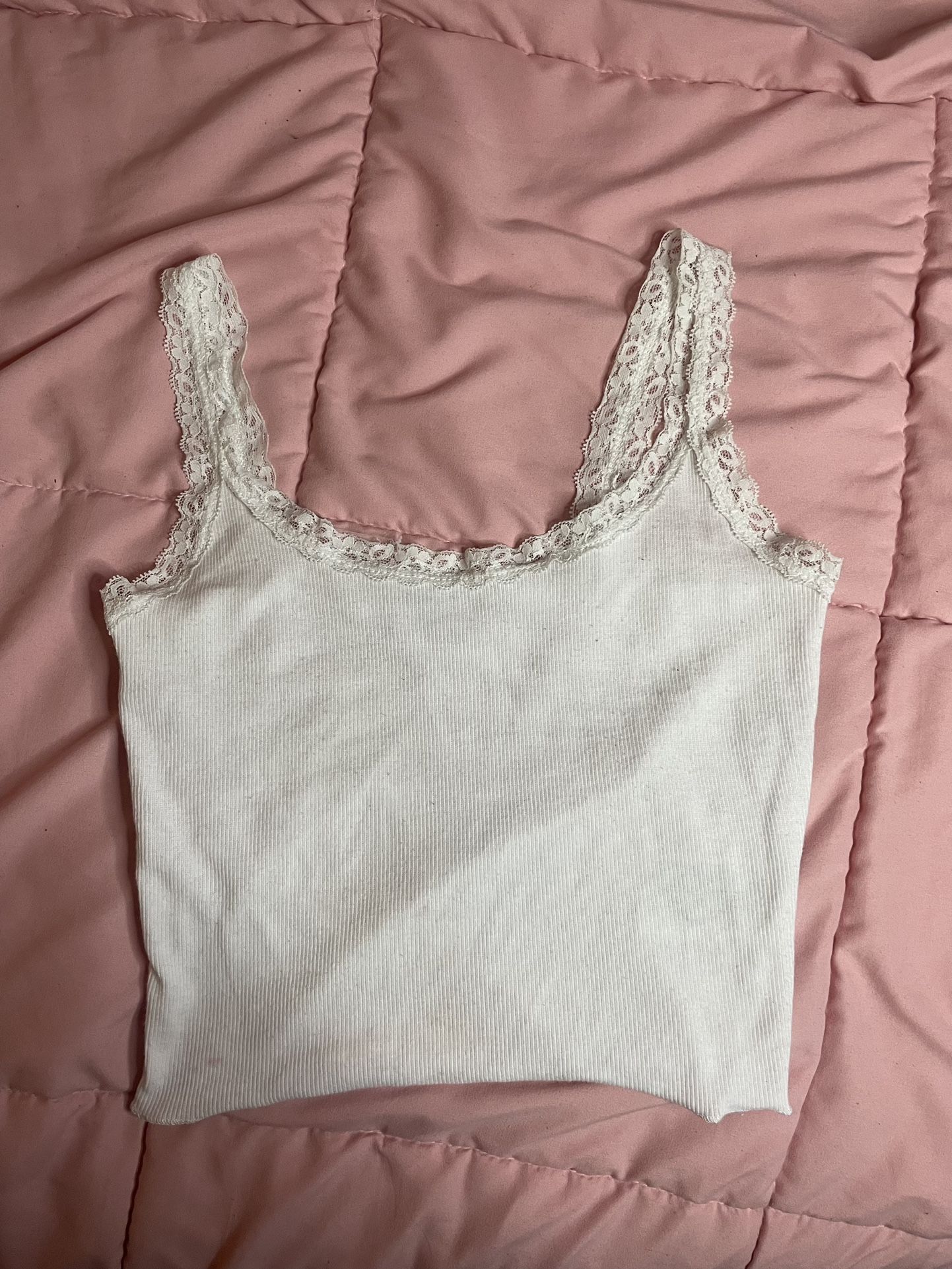 Lace cropped tank top