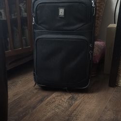 Travelpro Flight Crew 5 - Rollerboard  22”