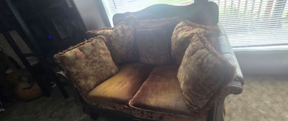 Love seat for sale!