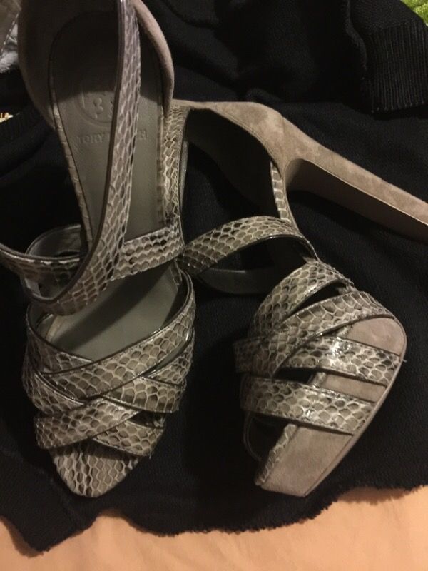 Tory burch Beautiful shoes size 9 like new