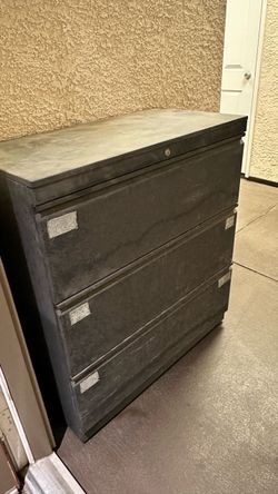 Free Metal Cabinet + Storage