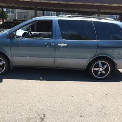 2000 Toyota Sienna