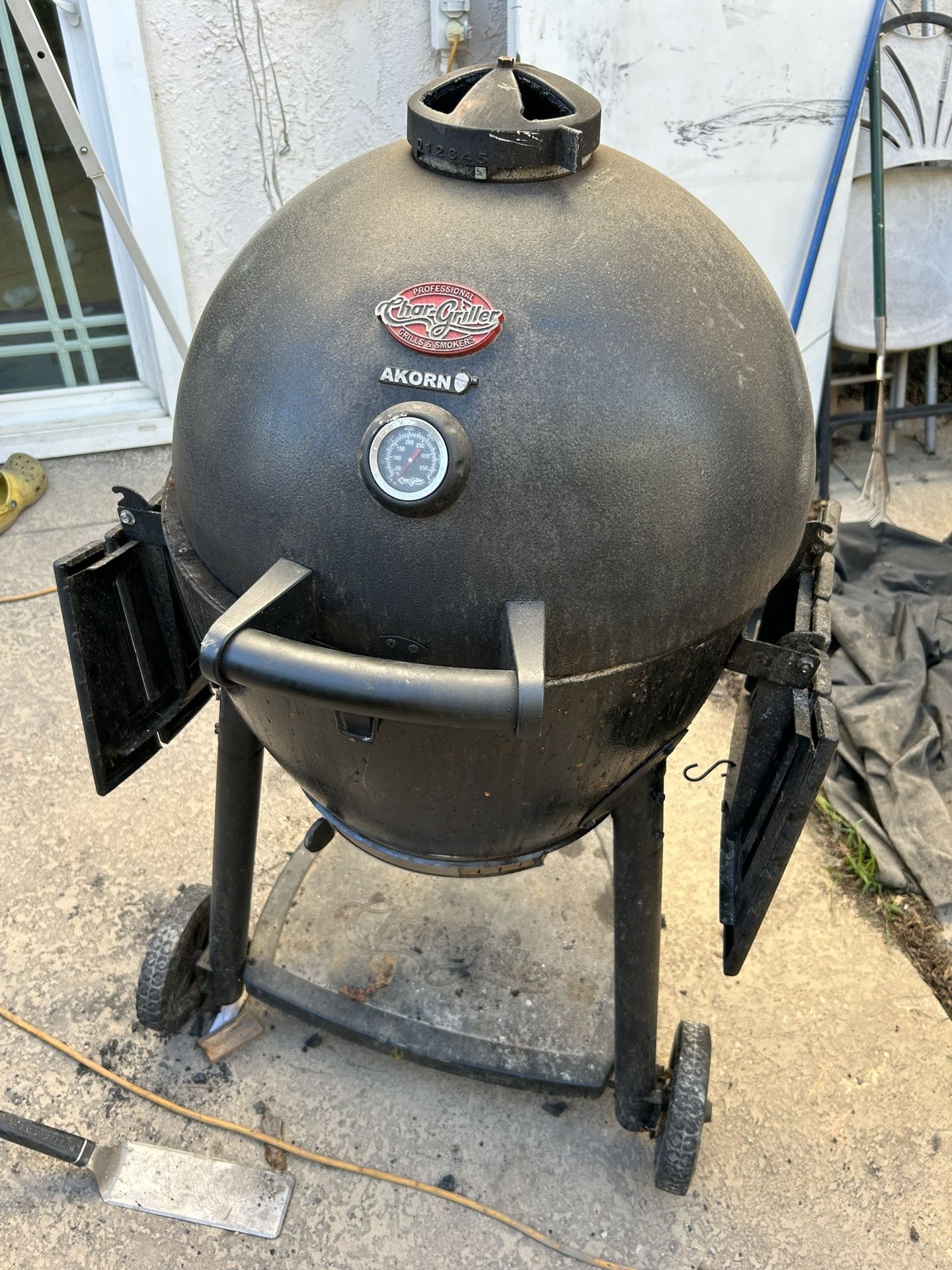 Char-Griller Akorn for Sale in Cypress, CA - OfferUp