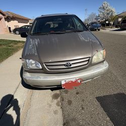 1998 Toyota Sienna