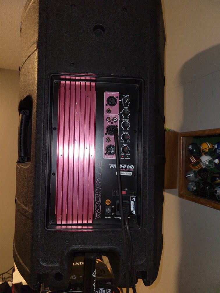 Pair of 15" powered rockville speakers,. In mint condition