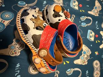Woody crocs