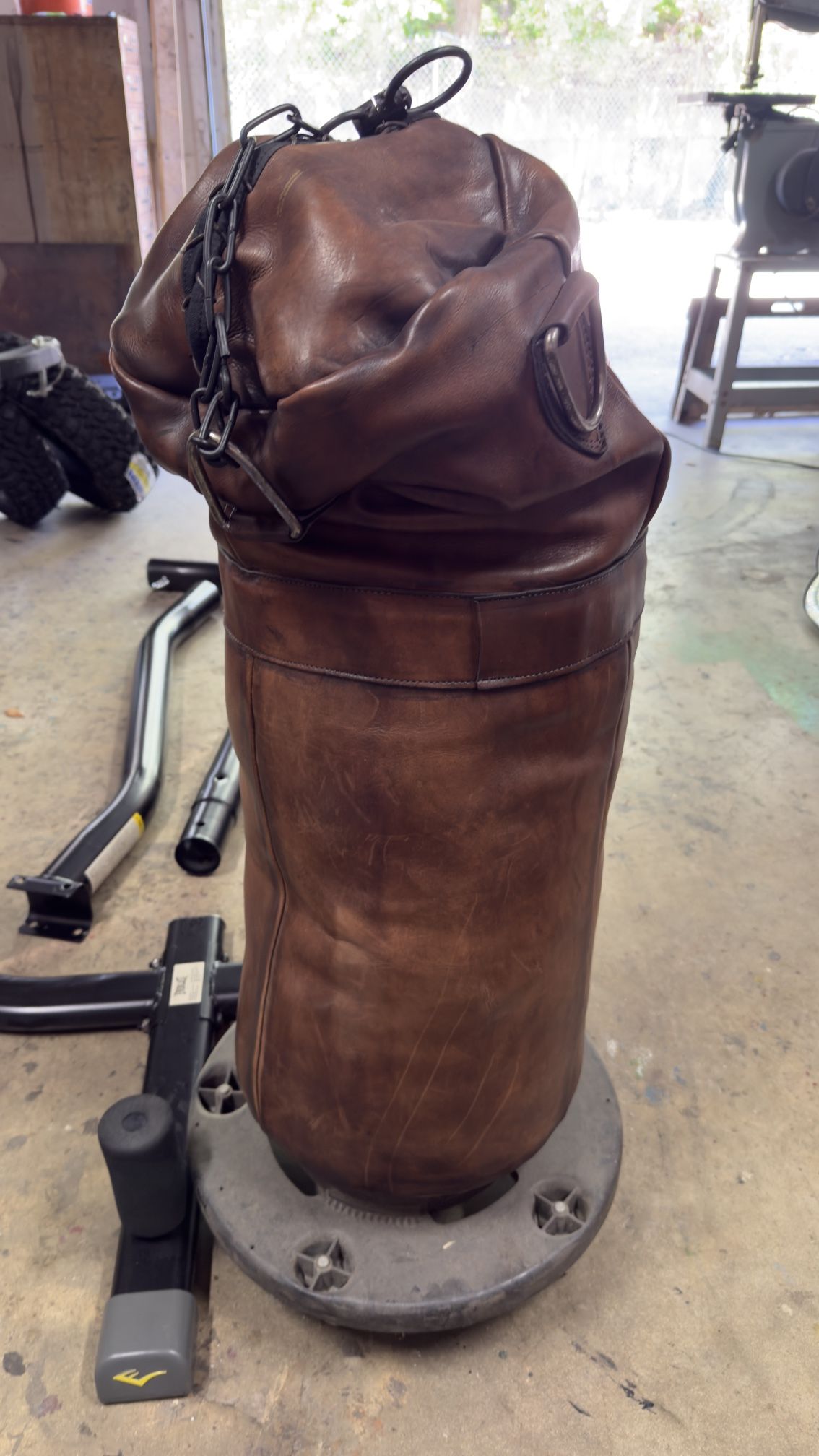 Everlast Punching Bag Stand And 80 Lb Bag