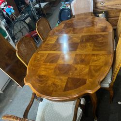 Dining Table And 6 Chairs 