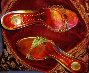 Made In Spain Pretty Colorful Mrdium Heel Size 7 Not Used. Pick Up SANTA CLARITA