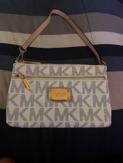 Michael Kors wristlet