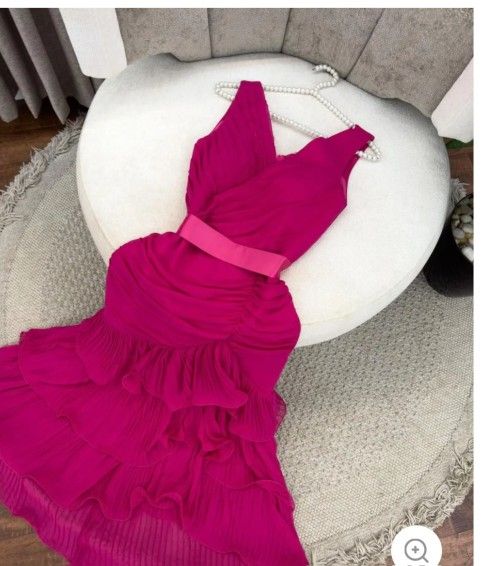 charming rose pleated tiered midi dress Charming Rose Pleated Tiered Midi Dress Size Large for Sale in Riverside,  CA