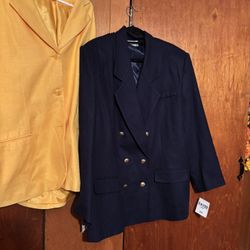  NEW.  Ladie’s Plus Sz22w  Items