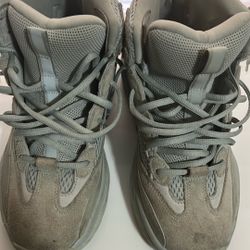 yeezy boots size 8