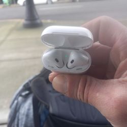 Apple Airpods. A1602. 