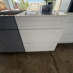 White Shaker Style Base Cabinet with Drawers