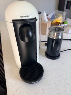 Nespresso Vertuo Machine w/frother