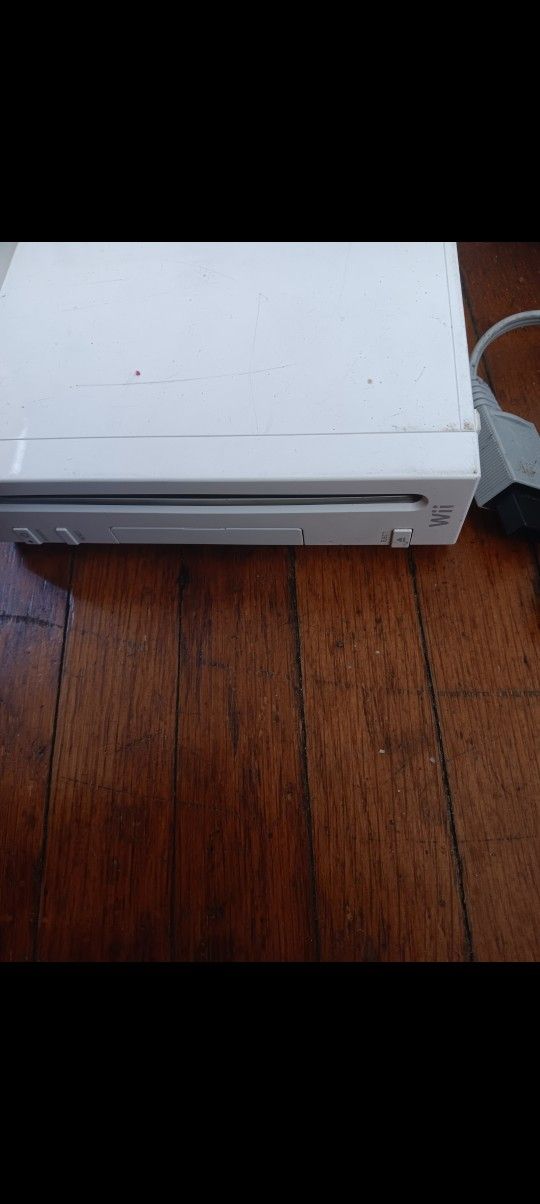 Wii Console RVL-001 Gamecube Compatible With No Controller