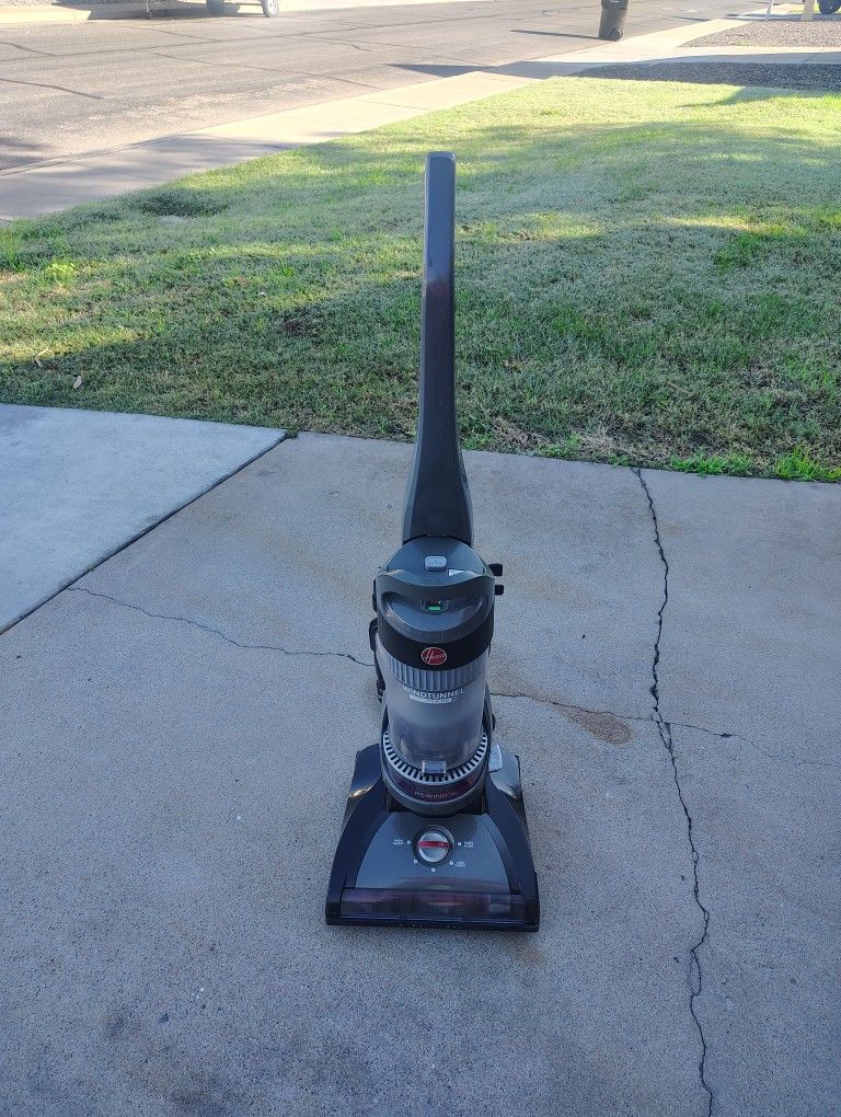 Used Hoover WindTunnel Upright Vacuum