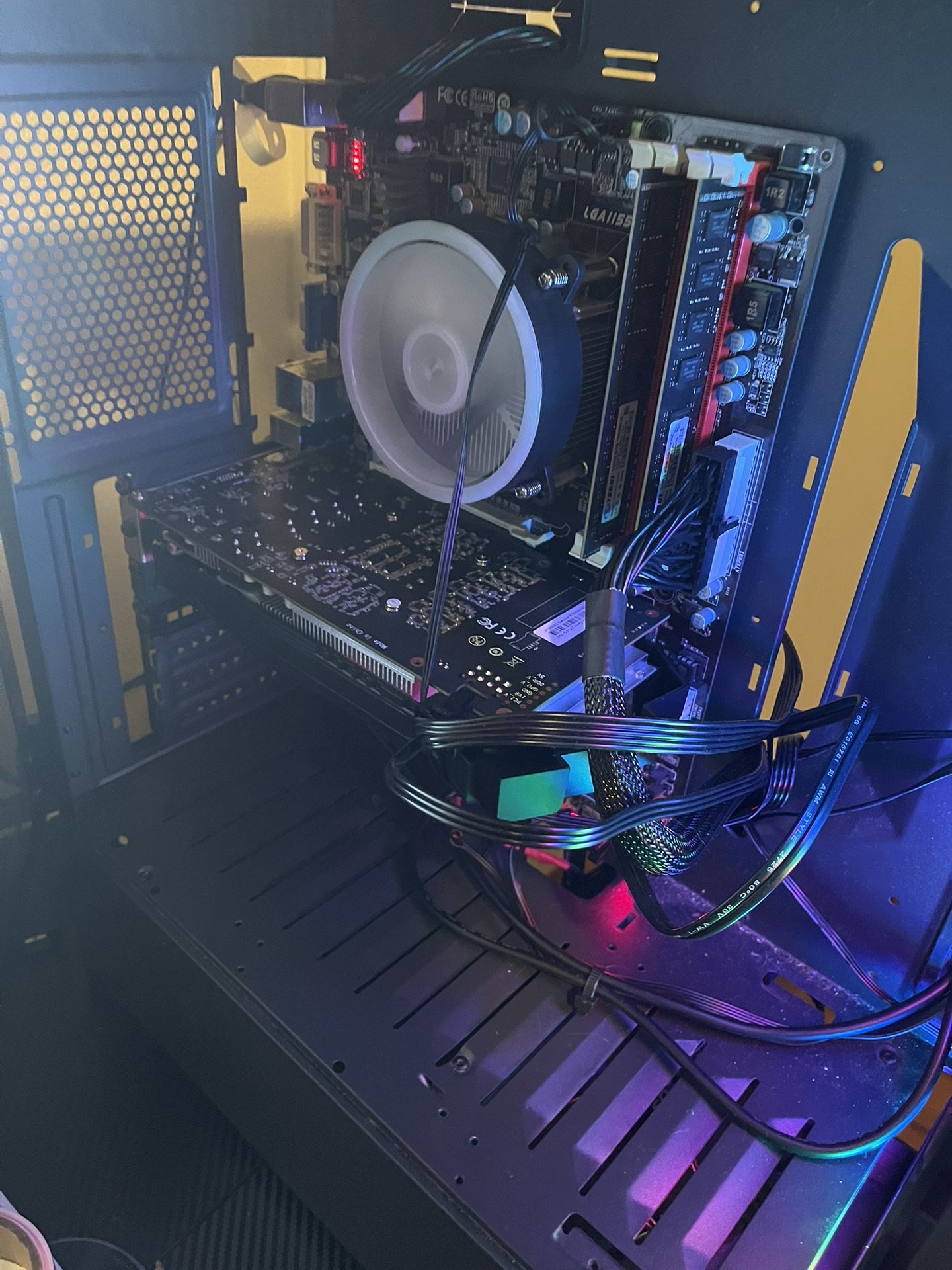 Pc Still Works Good Only Used For 3 Weeks No Back Panel But Works Great Still Nothing Wrong With It