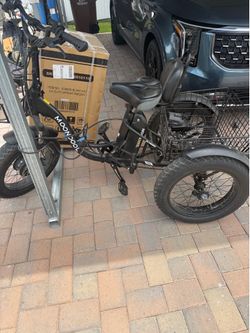 Electric tricycle